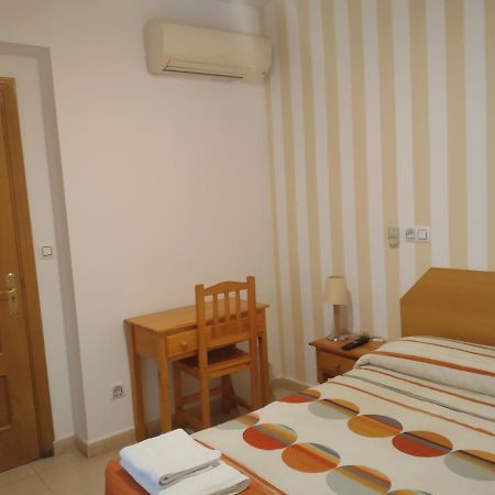 Pension Dominguez Madrid Dış mekan fotoğraf