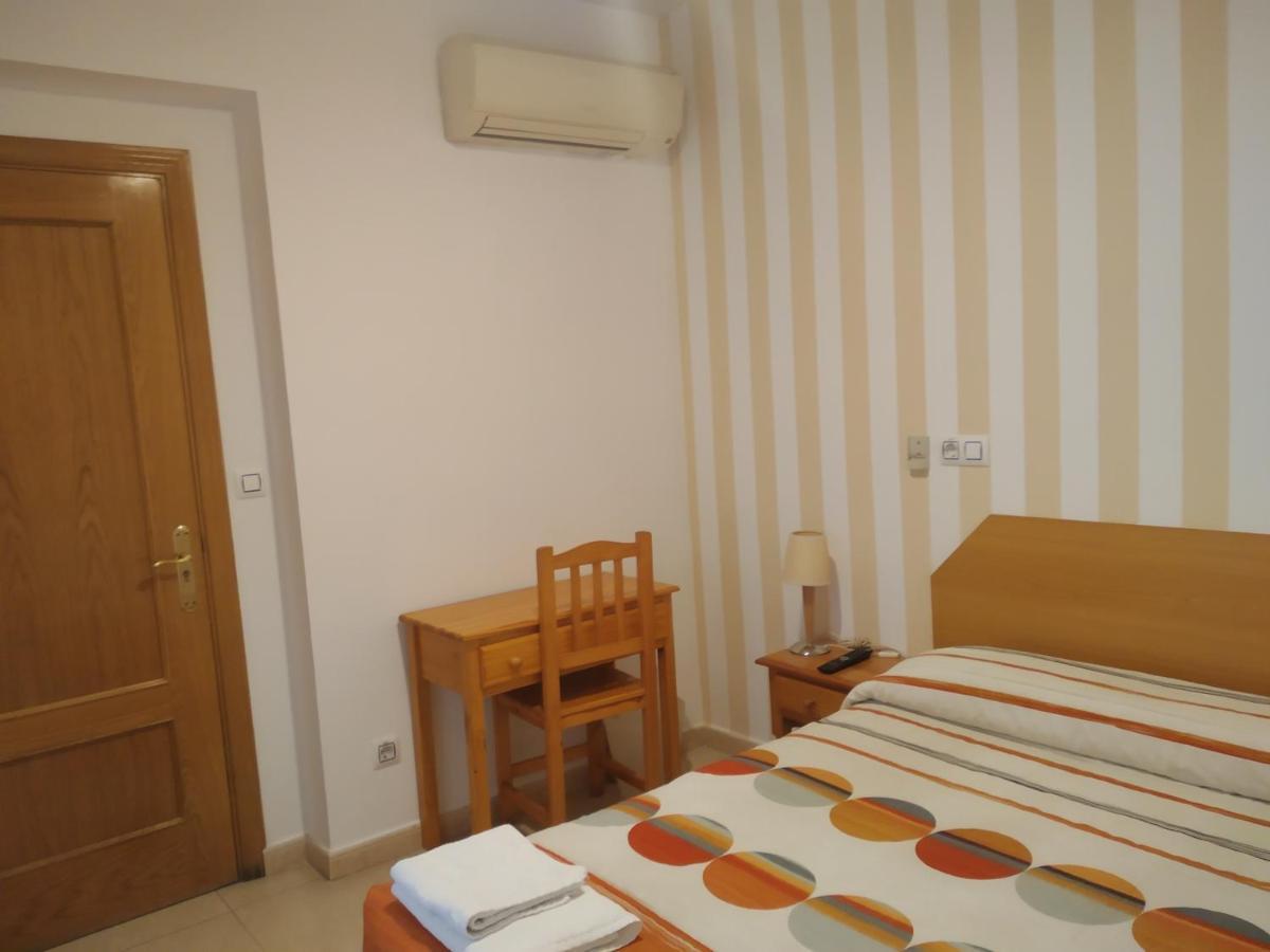 Pension Dominguez Madrid Dış mekan fotoğraf